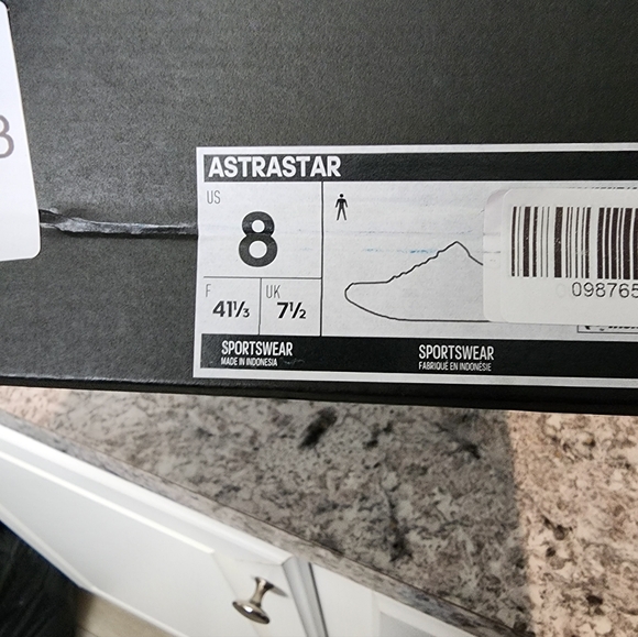 New In Box Adidas Women's White and Beige Sneakers Sz W9 M8 - Picture 10 of 10